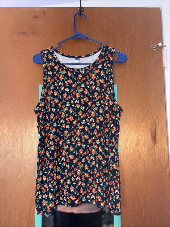 Old Navy Tops - Old navy luxe floral tank